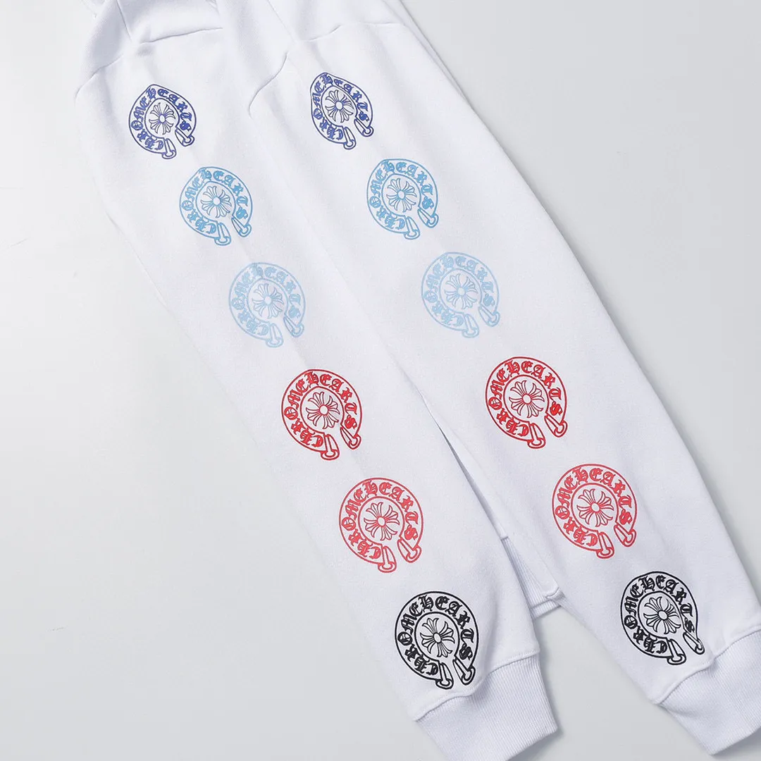 Q04—P230 -Chrome Hearts/Chrome Hearts printed zipper sweatshirt cardigan jacket -420 grams of high-density, high-quality wool, soft, delicate and skin-friendly, soft and silky to the touch, warm and skin-friendly -The hardware zipper accessories are all customized and full of details -Colour: black white -Size: S M L XL